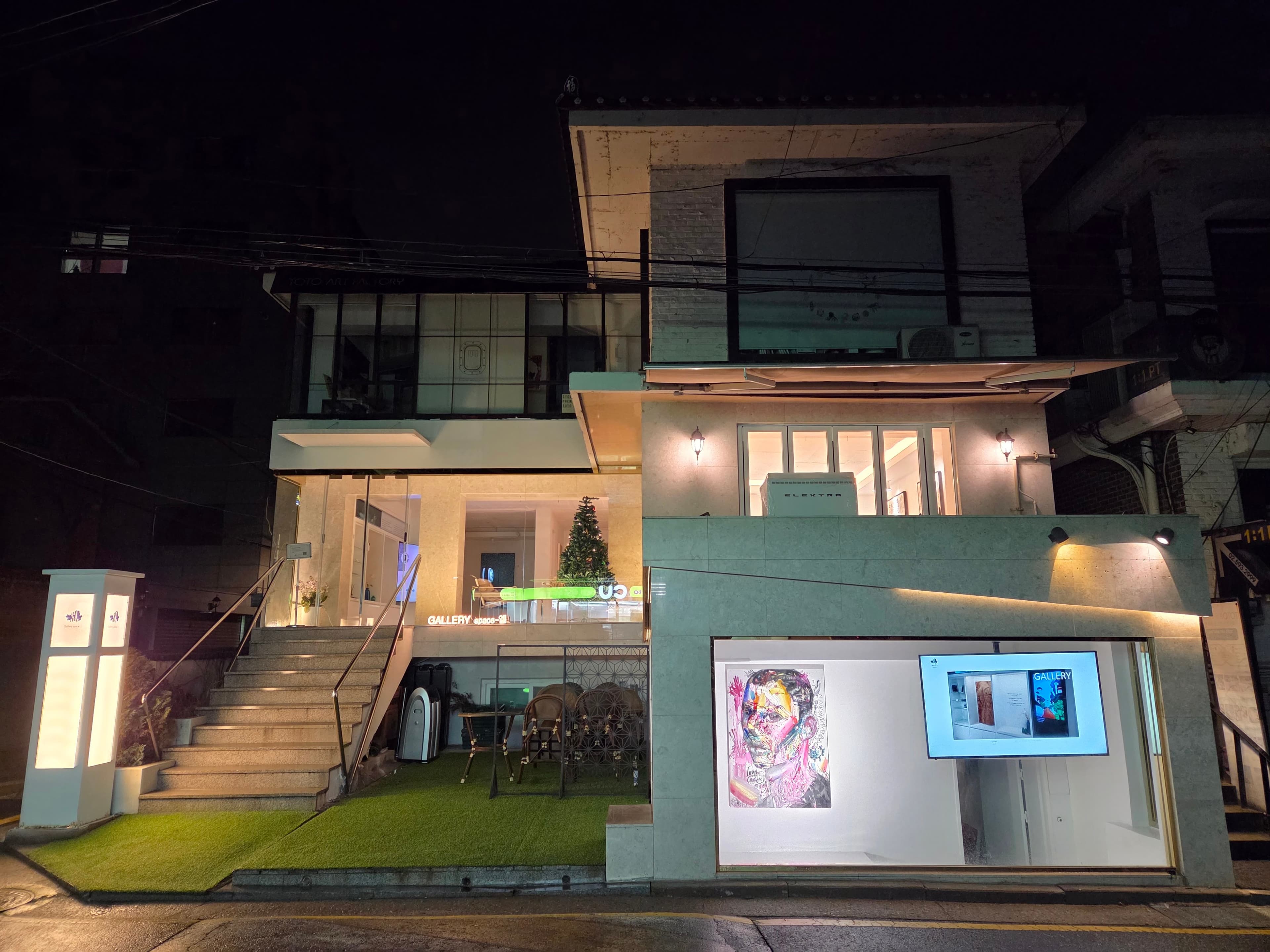 Gallery Space-L 3
