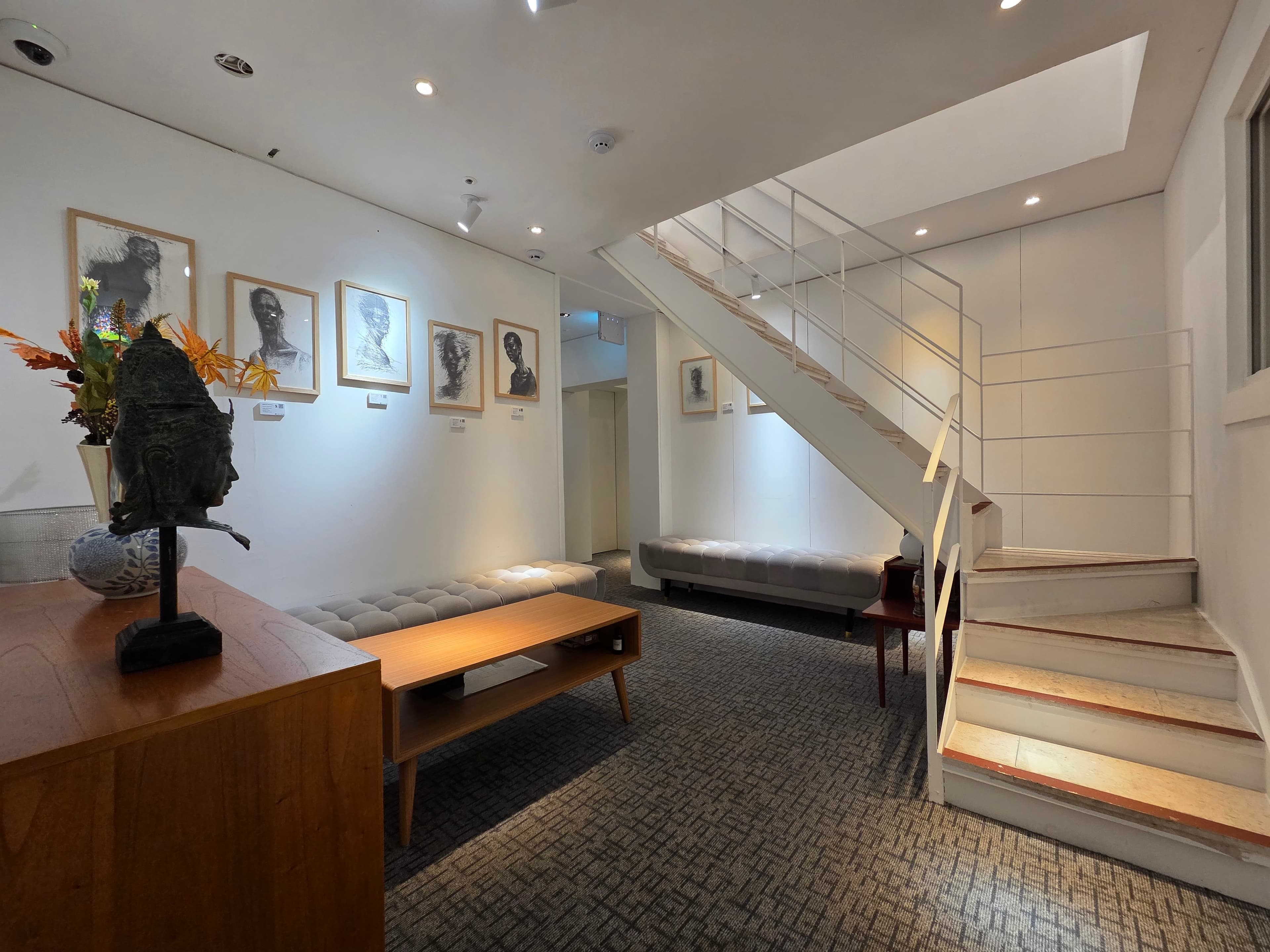 Gallery Space-L 5